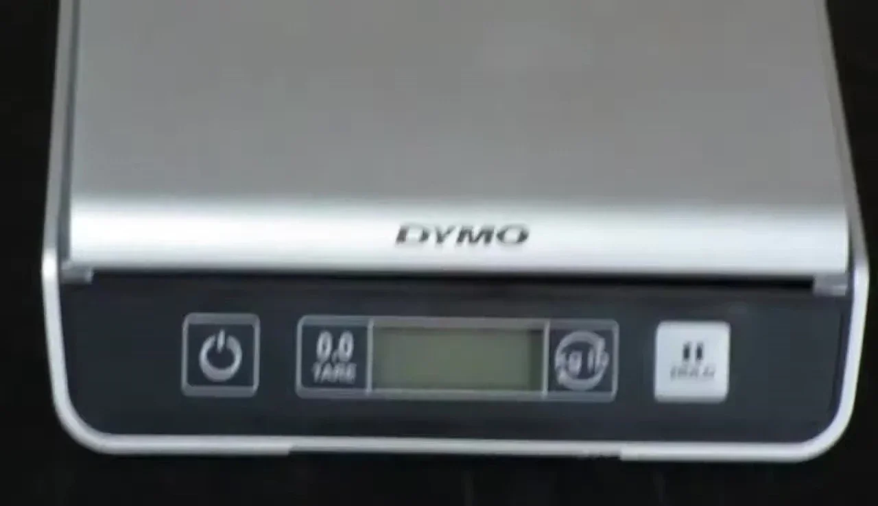 The scale on the table, ready for use.
