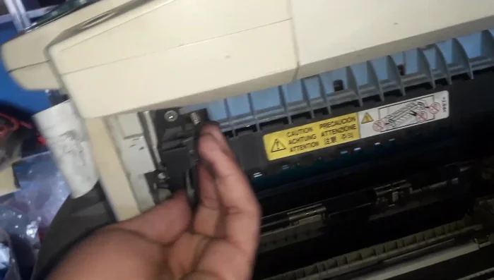 Remove the heater unit (carefully, as it may be hot). Let it cool for 5-10 minutes if necessary.