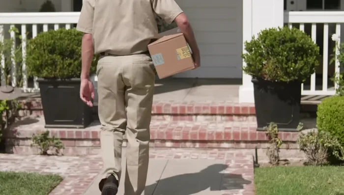 Brand Enhancement: Branded packaging significantly elevates the customer experience, creating a lasting positive impression.