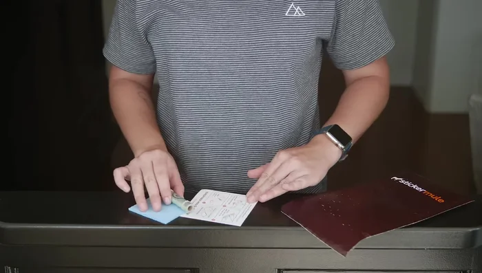 Easy reordering: Reorder full-size rolls using the same artwork with ease.