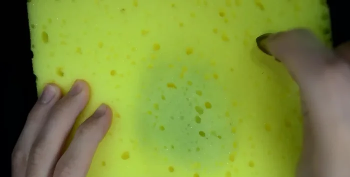 Wipe the stamp to dry.