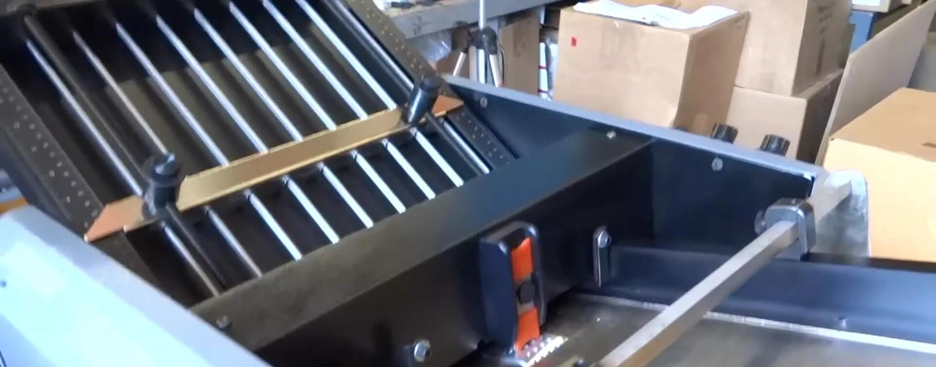 Demonstration of the unique gap adjustment feature on the Martin Yale Mark VII.