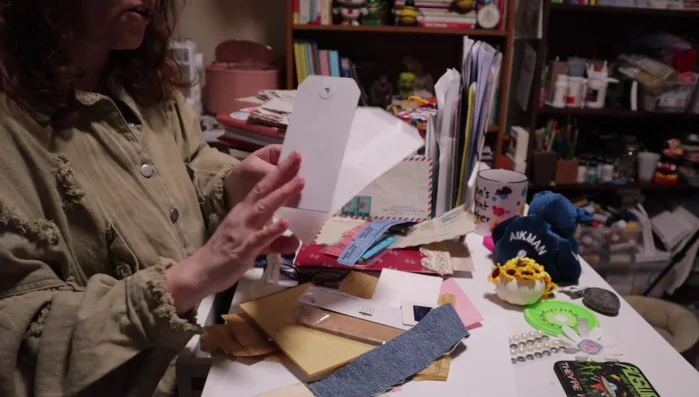 Use the layered elements to decorate bags, tags, cards, and more.