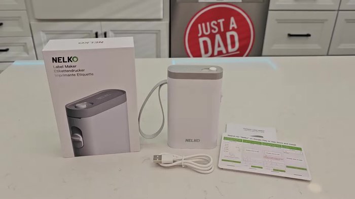 Remove the protective label from the printer tape. If it's difficult to remove cleanly, tear it off.