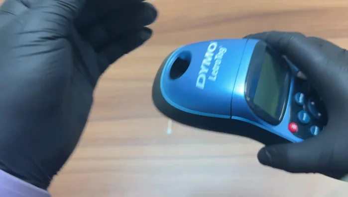 Let the alcohol solution dry for about 5 minutes.