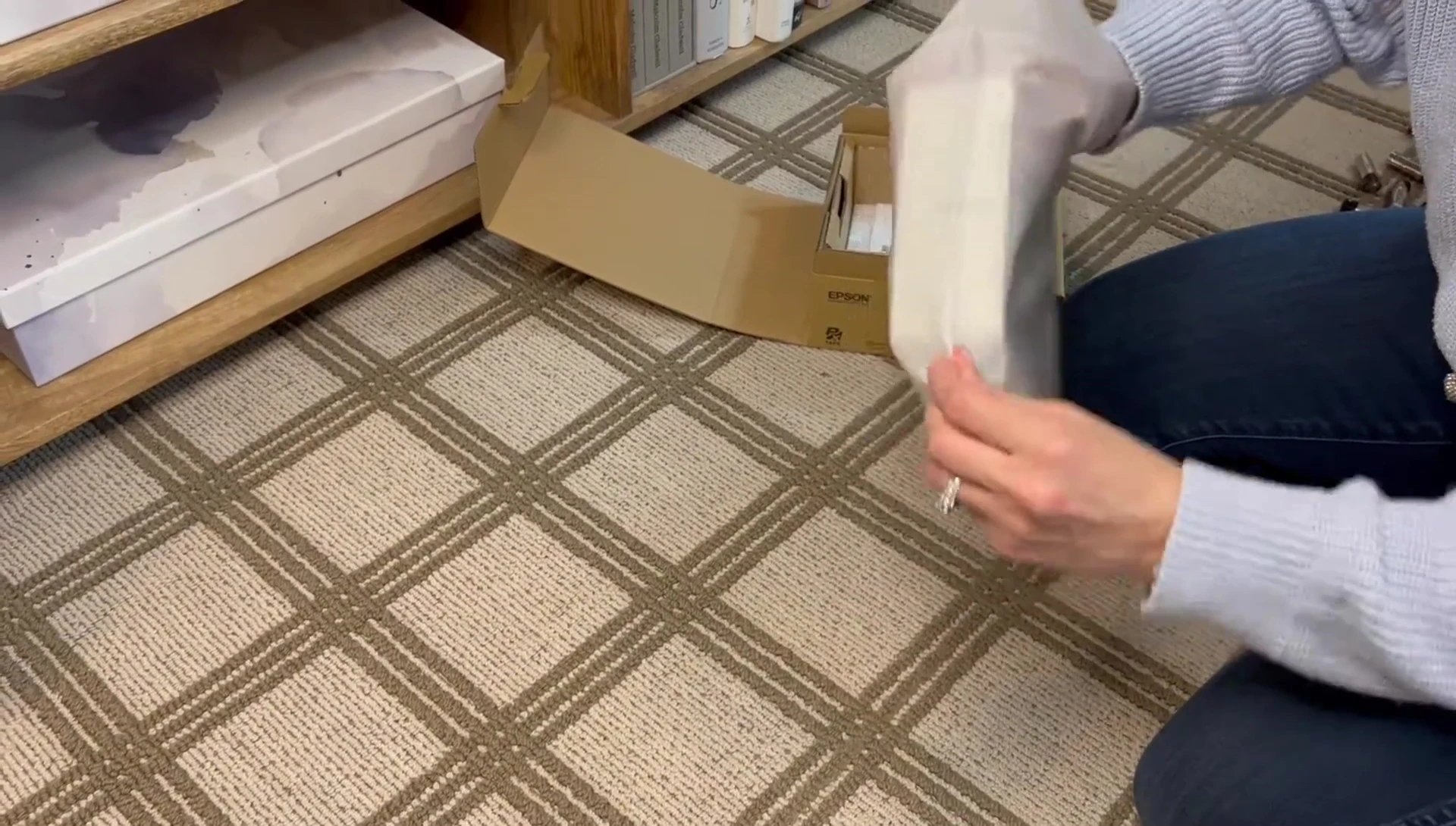 Unboxing the Epson LabelWorks label maker