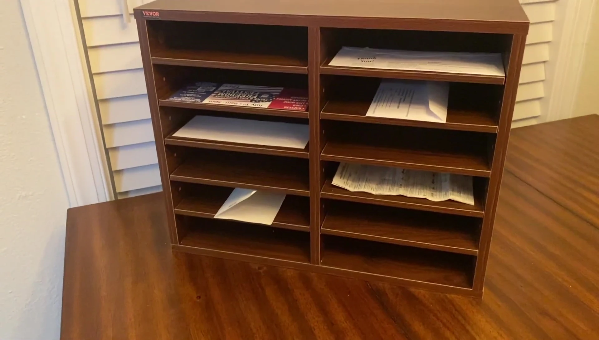 Shot of the assembled organizer, emphasizing its ease of assembly.