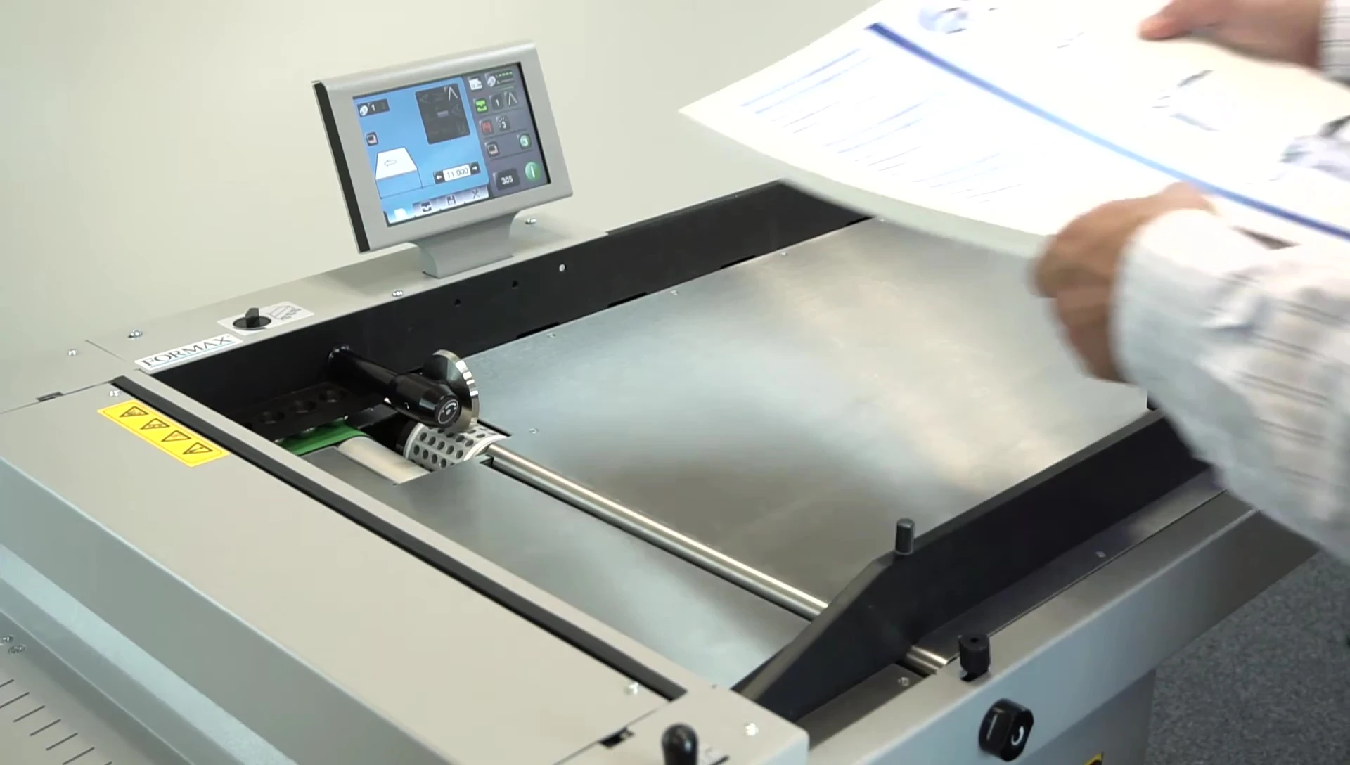 Step-by-step guide on setting up the air feed table: Step 2.