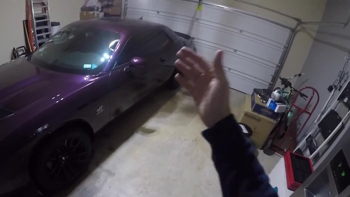 Select a suitable scale. For heavier items (over 60lbs), a higher capacity scale is recommended.