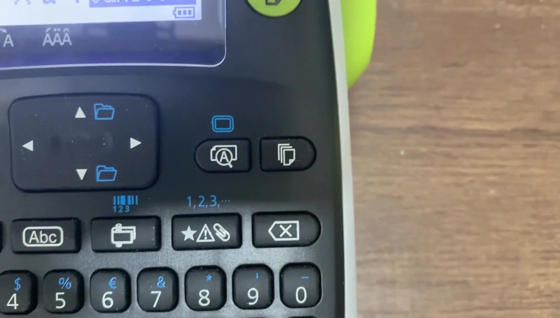 The control panel of the printer, showing the font and style selection options.