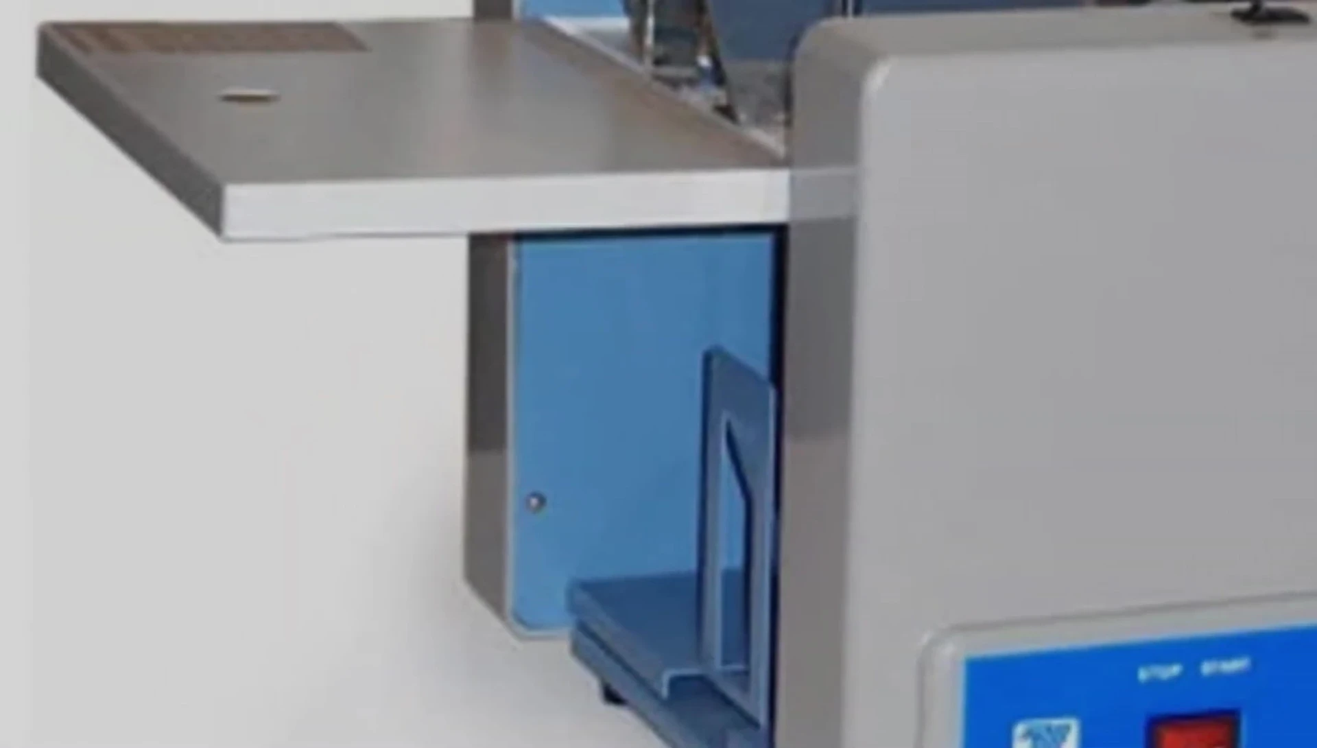IntelliFold 102AF's speed and functionality