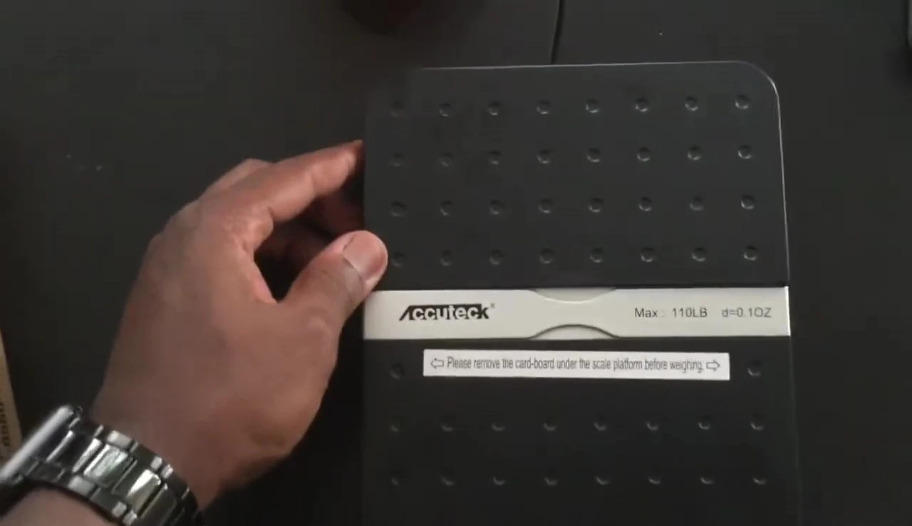 Close-up of the Accuteck ShipPro scale