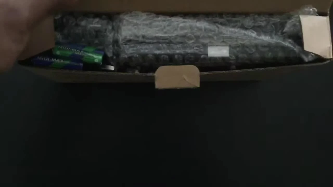 Accuteck ShipPro scale with included batteries