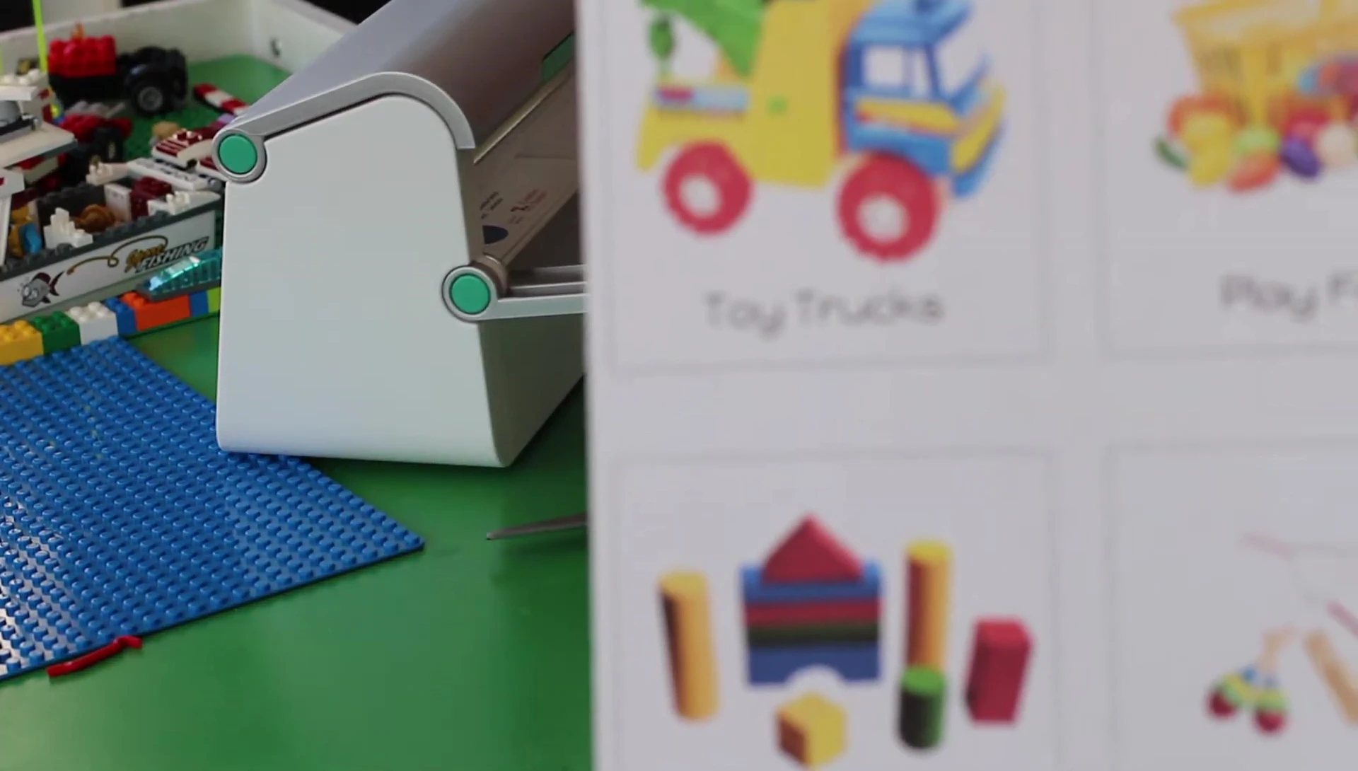 Example of picture labels for a playroom.