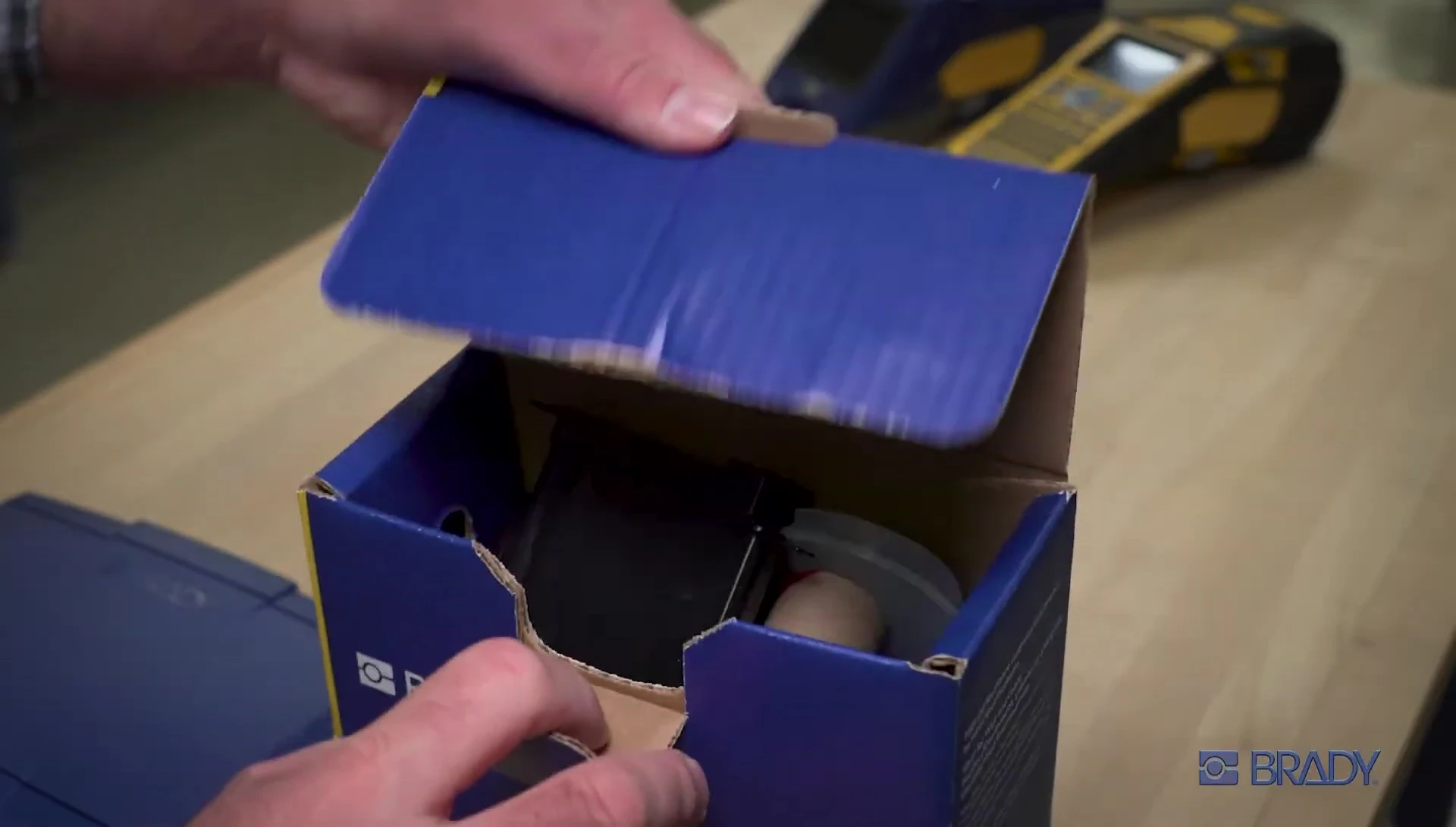 Removing the material ramp and attaching it to the box