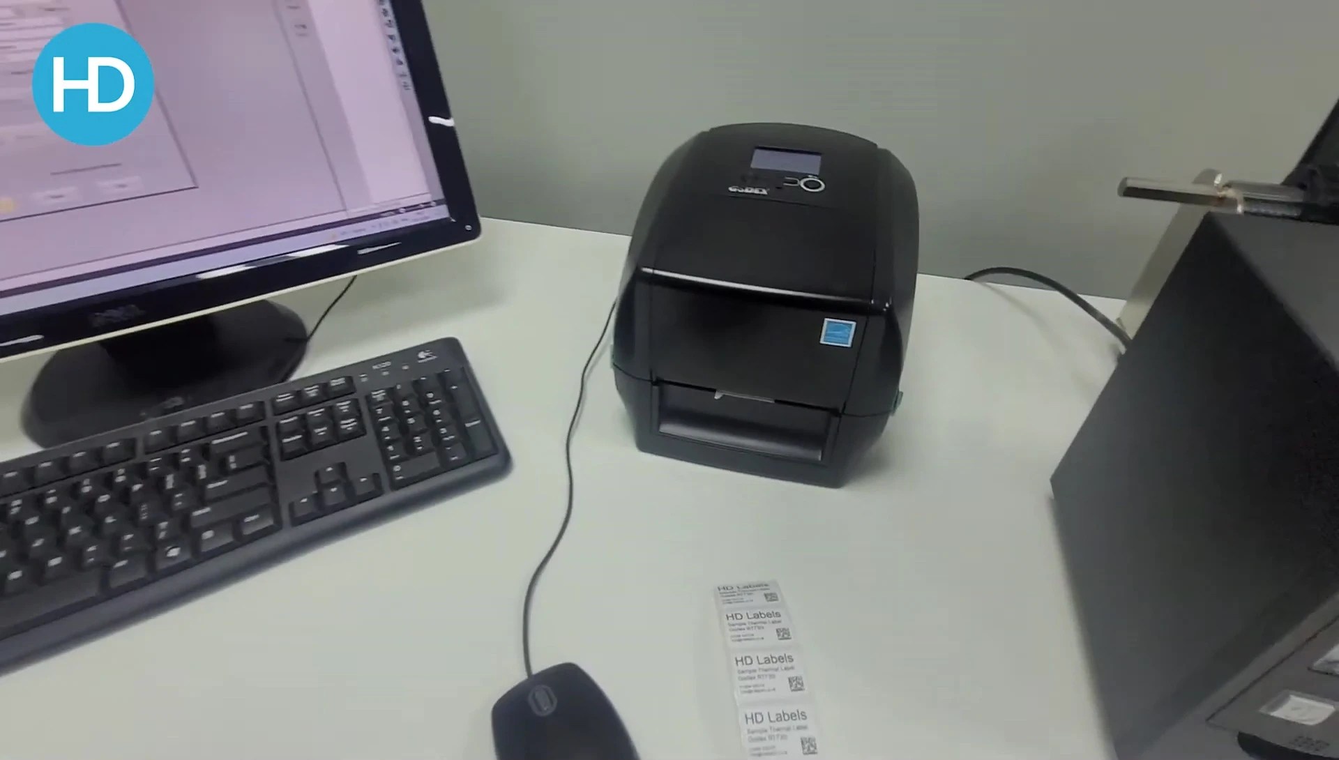 Screenshot showing the printer, highlighting its compact size and user-friendly design.