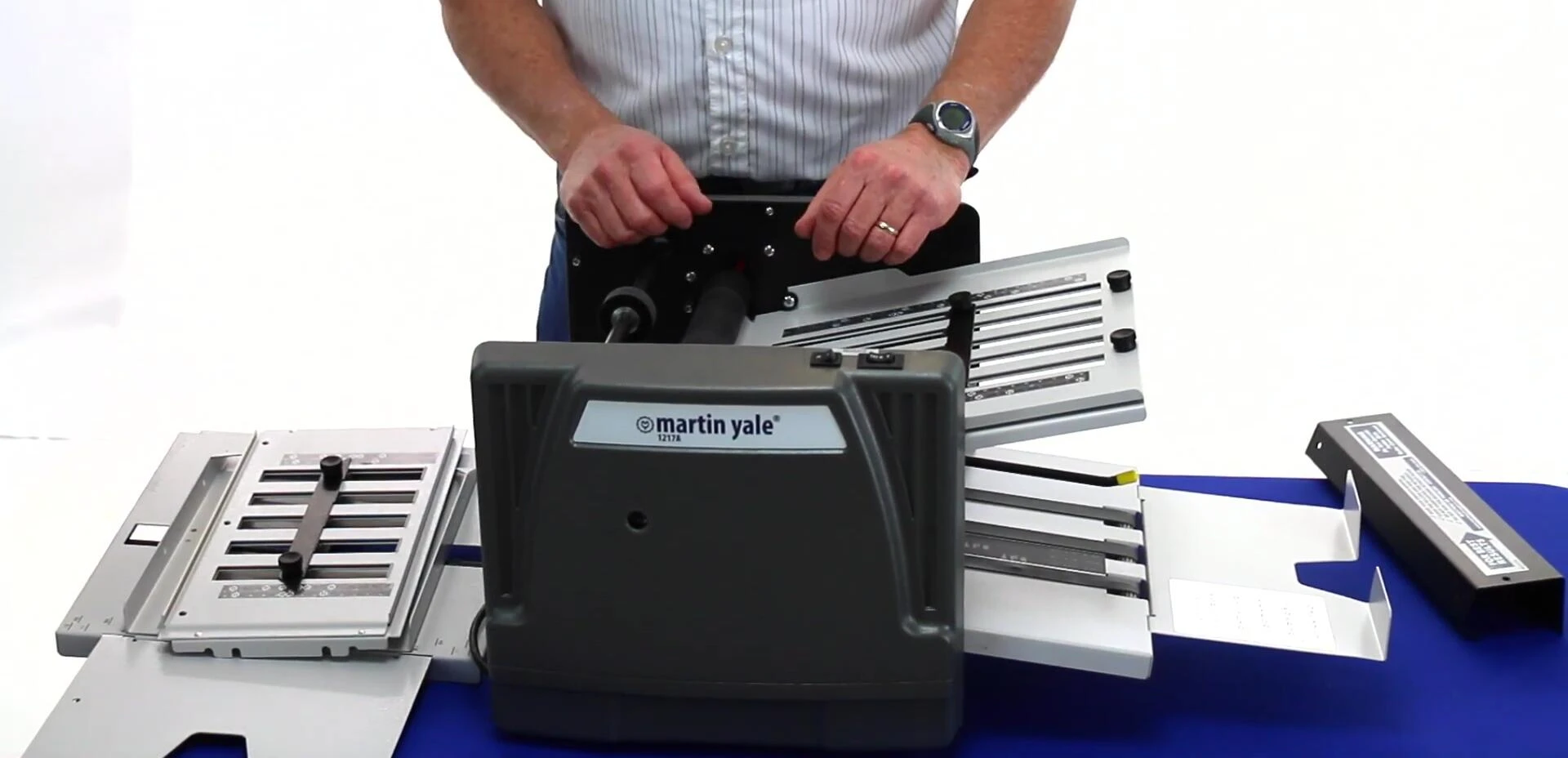 Cleaning the fold rollers