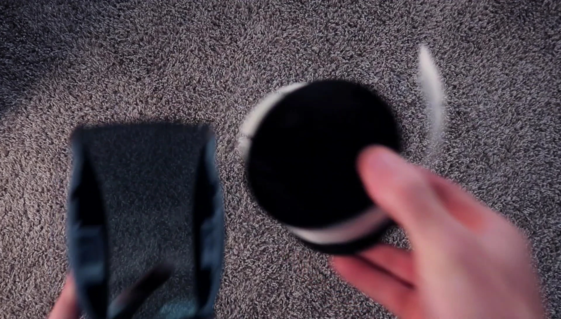 Inserting the label spool